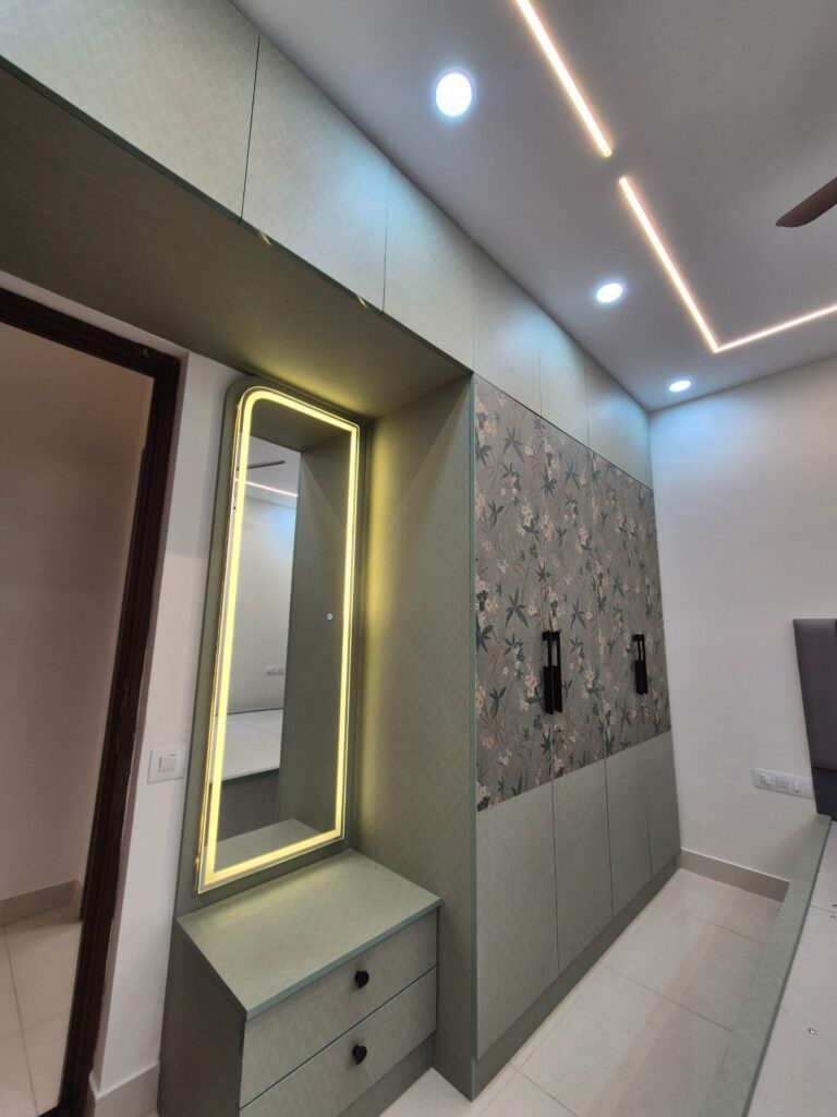 Modern Wardrobe design with Mirror set up
