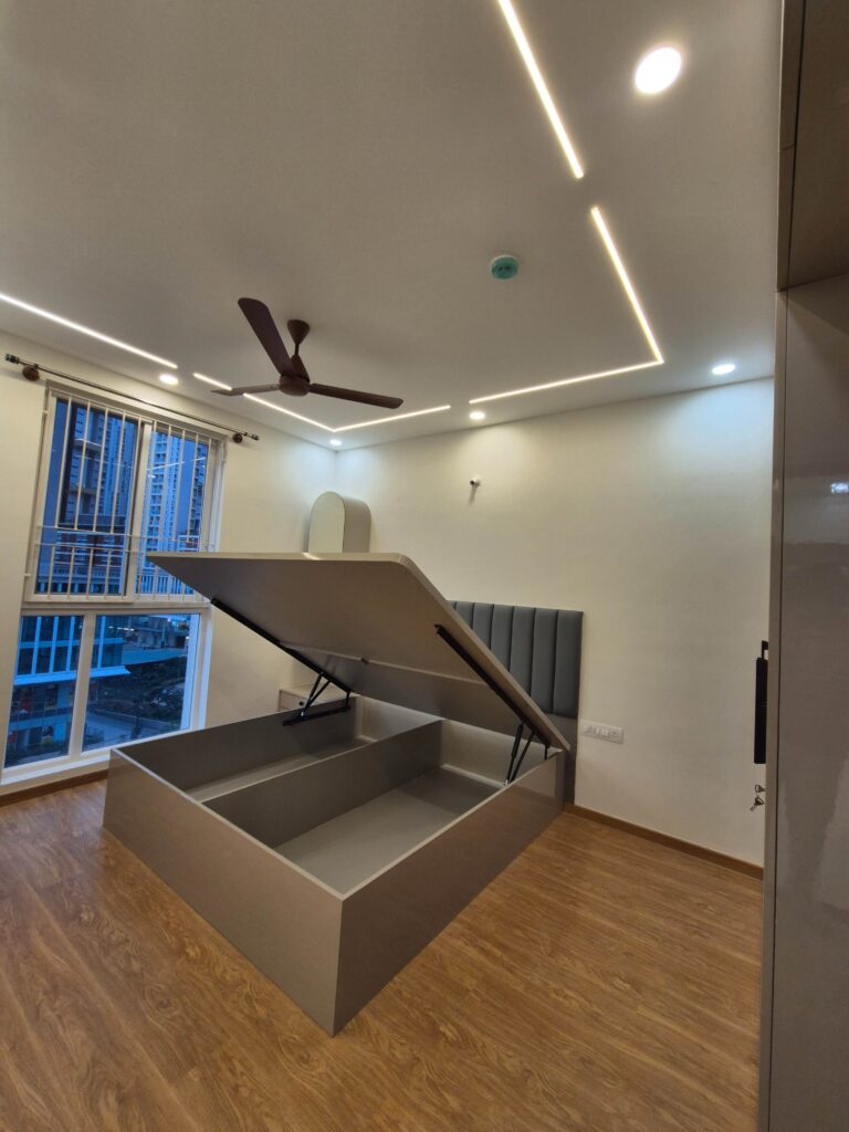 Foldable bedroom cot setup