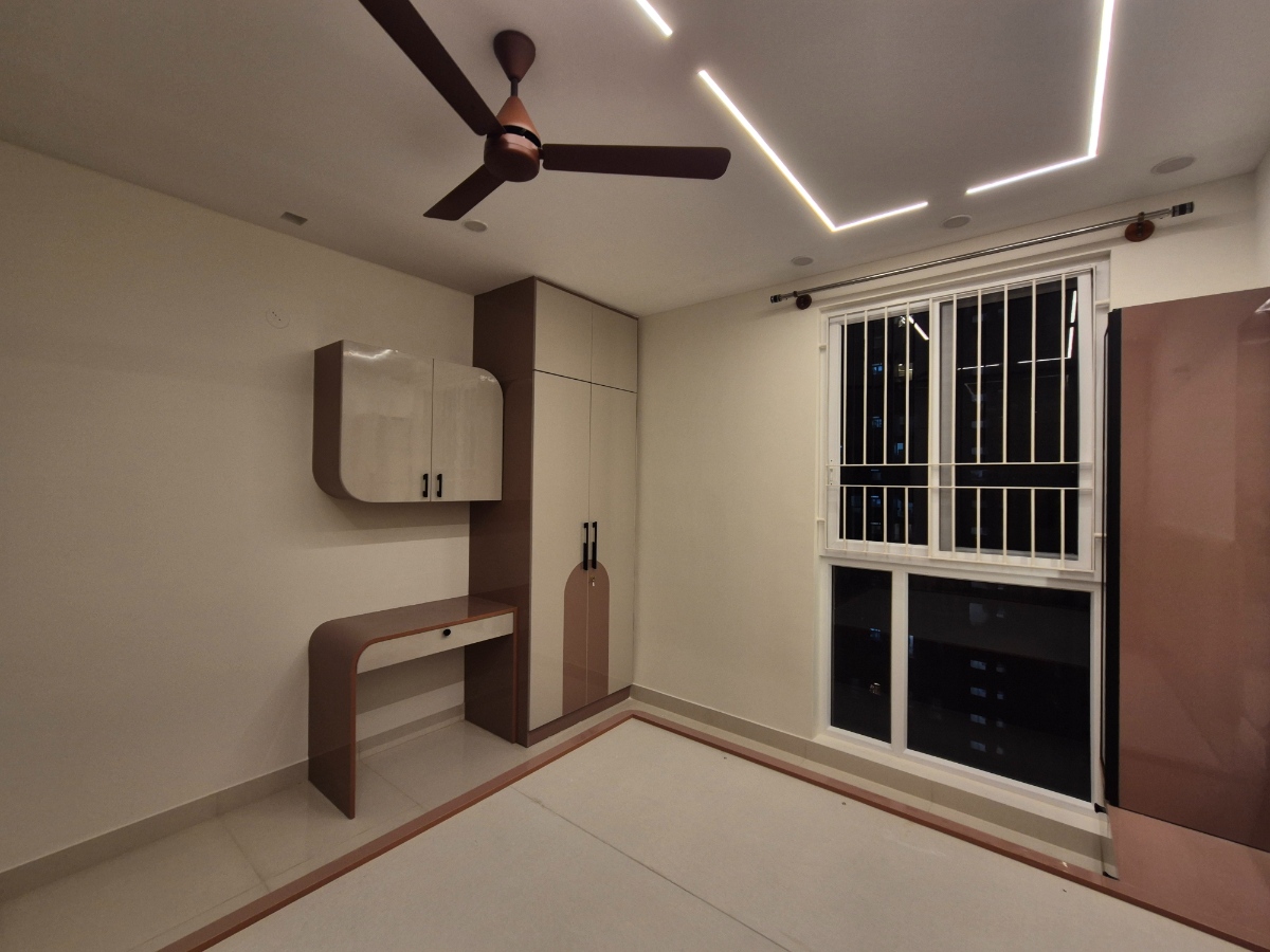 Modern Bed room with study Table