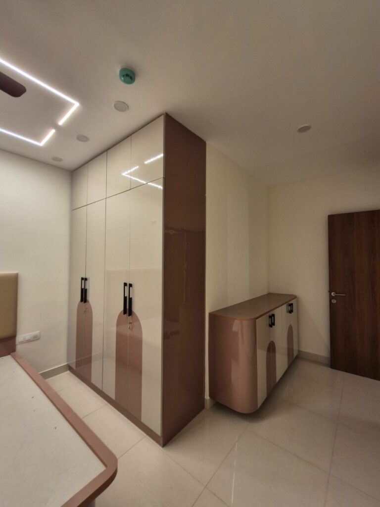 Wardrobe design in the bedroom